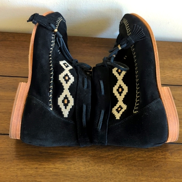 Soludos Black Suede Embroidered Moccasin Tassel Ankle Booties - Picture 4 of 16
